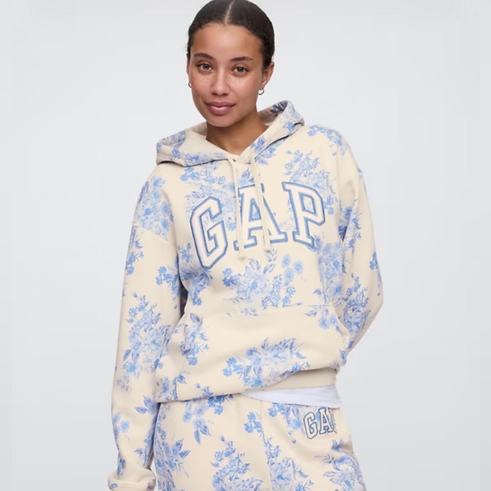 Gap Floral Logo Spell-out Fleece Sweatshirt Hoodie Feminine Cozy Loungewear NWOT
